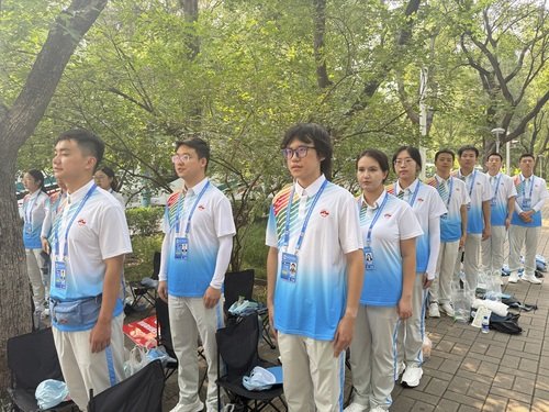 他们是最早出发的志愿者