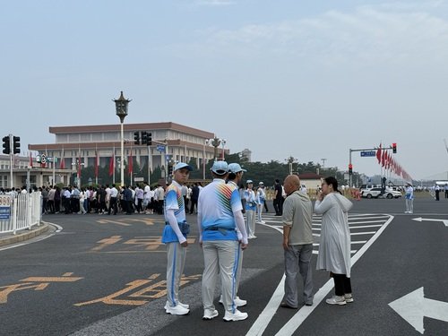 【远端集结点老国展线路引导岗】