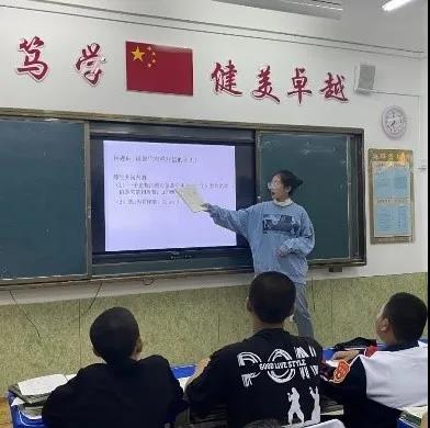 对照阅读至今为止支教团所有成员均在支