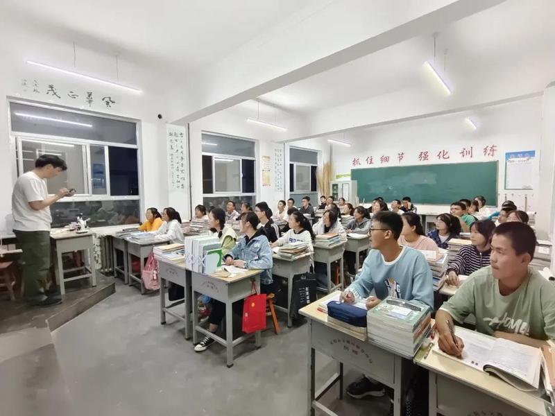 镇原县三岔中学共捐赠四种类别的科普星